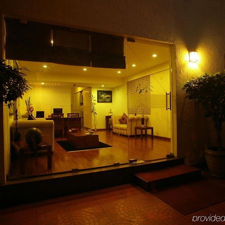 Justa Off Mg Road Hotel Bangalore Ngoại thất bức ảnh