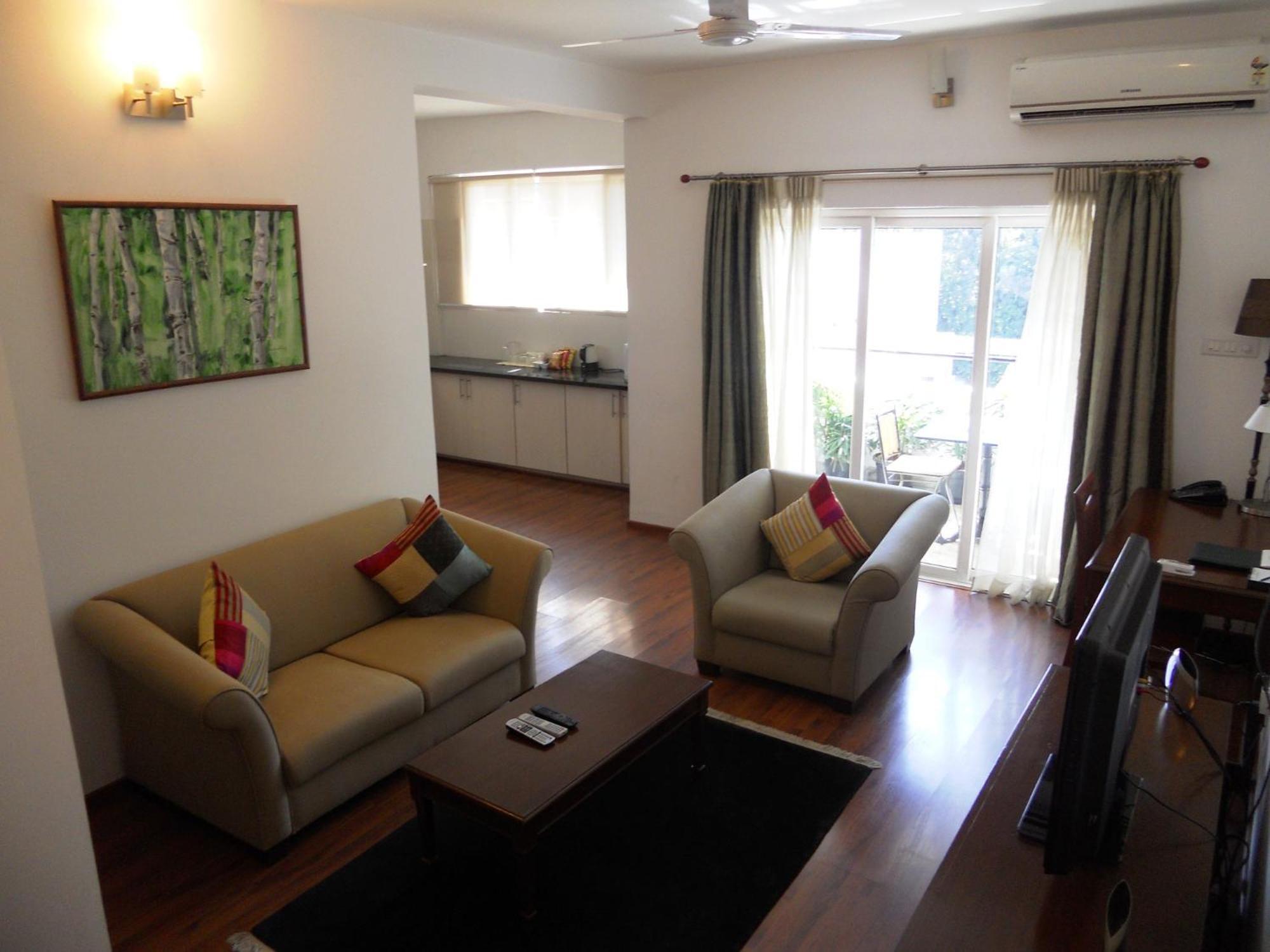 Justa Off Mg Road Hotel Bangalore Ngoại thất bức ảnh