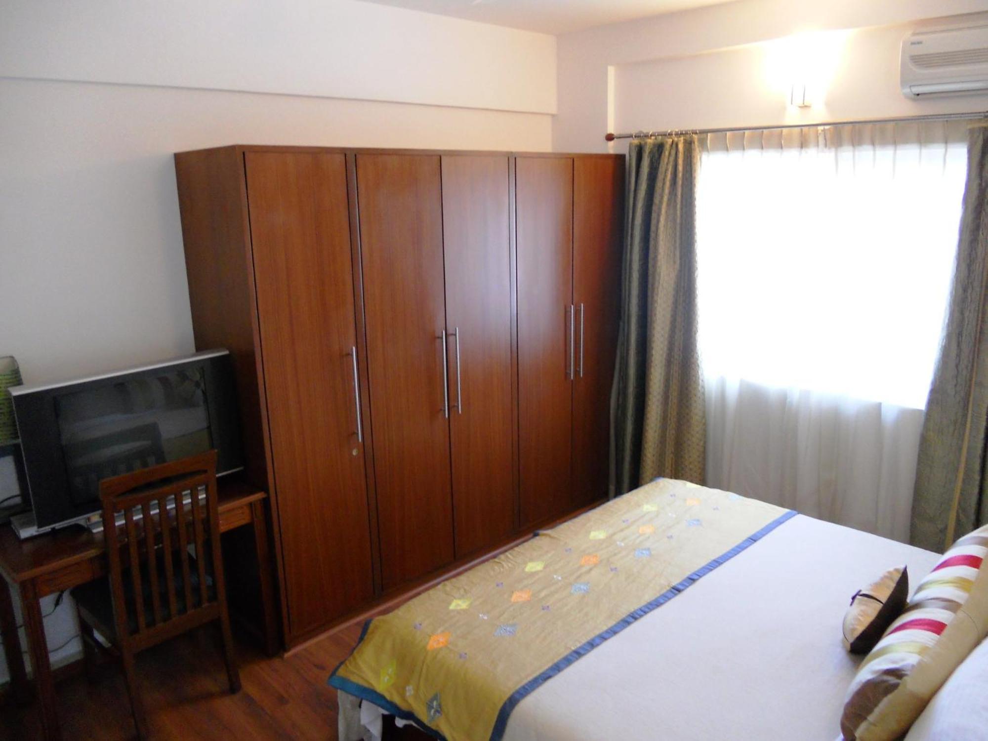 Justa Off Mg Road Hotel Bangalore Ngoại thất bức ảnh