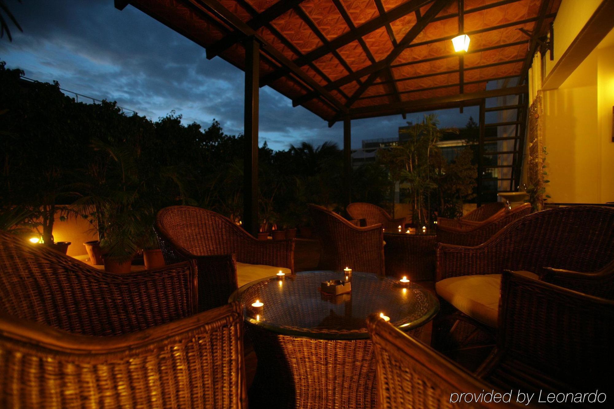 Justa Off Mg Road Hotel Bangalore Ngoại thất bức ảnh