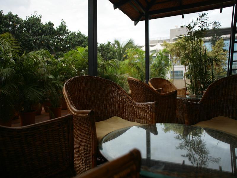 Justa Off Mg Road Hotel Bangalore Ngoại thất bức ảnh