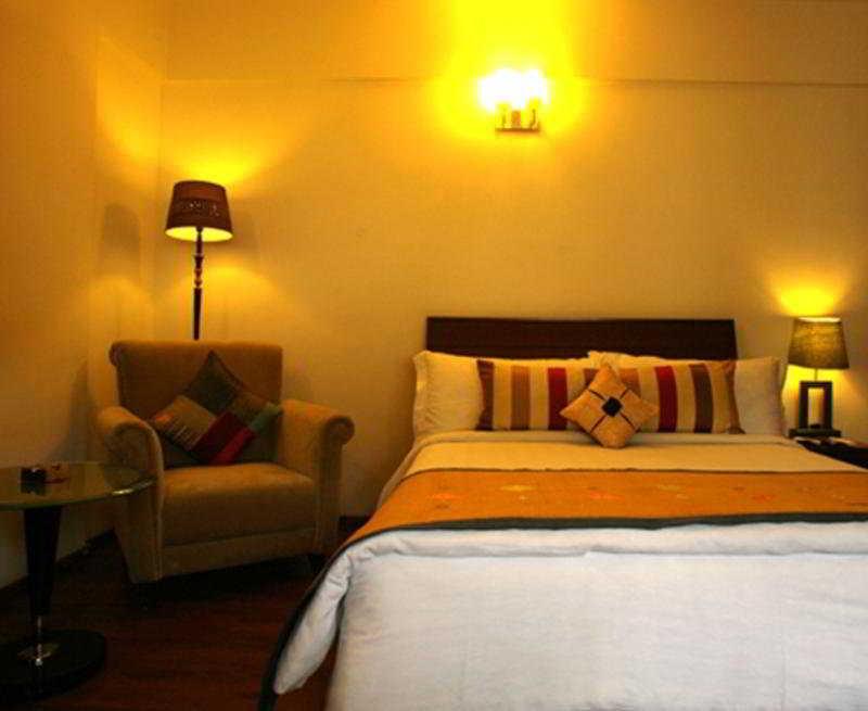 Justa Off Mg Road Hotel Bangalore Ngoại thất bức ảnh