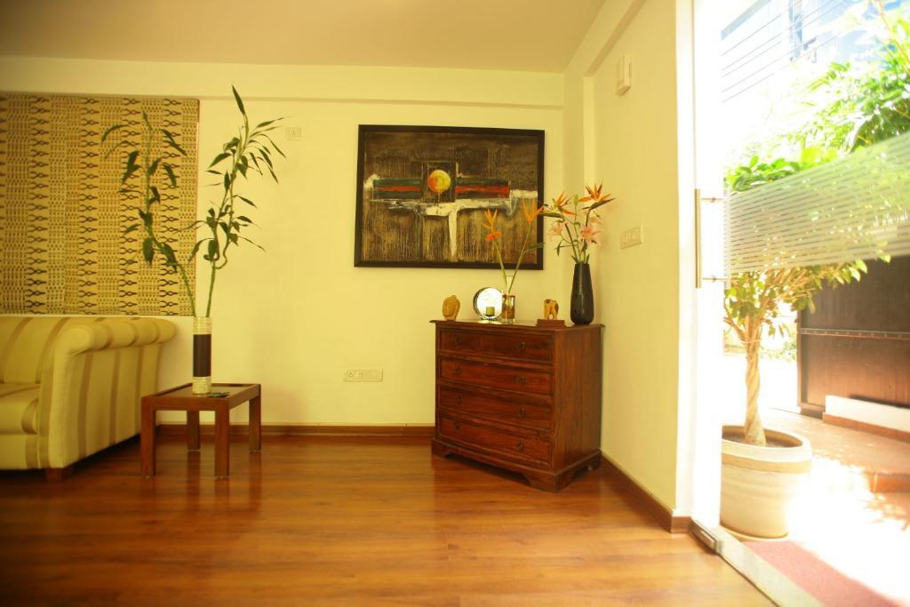 Justa Off Mg Road Hotel Bangalore Ngoại thất bức ảnh