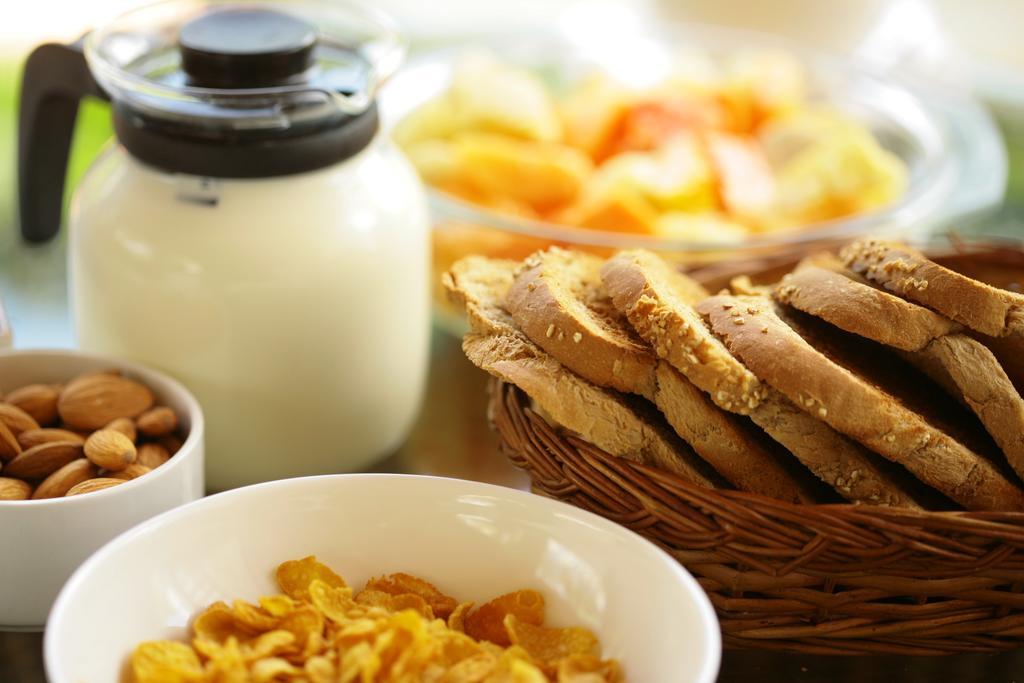 Justa Off Mg Road Hotel Bangalore Ngoại thất bức ảnh