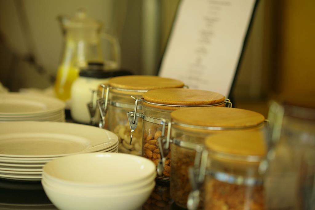 Justa Off Mg Road Hotel Bangalore Ngoại thất bức ảnh