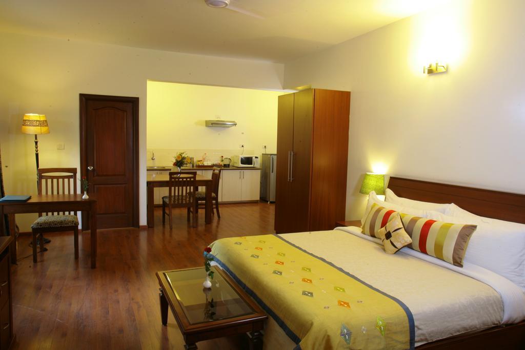 Justa Off Mg Road Hotel Bangalore Ngoại thất bức ảnh