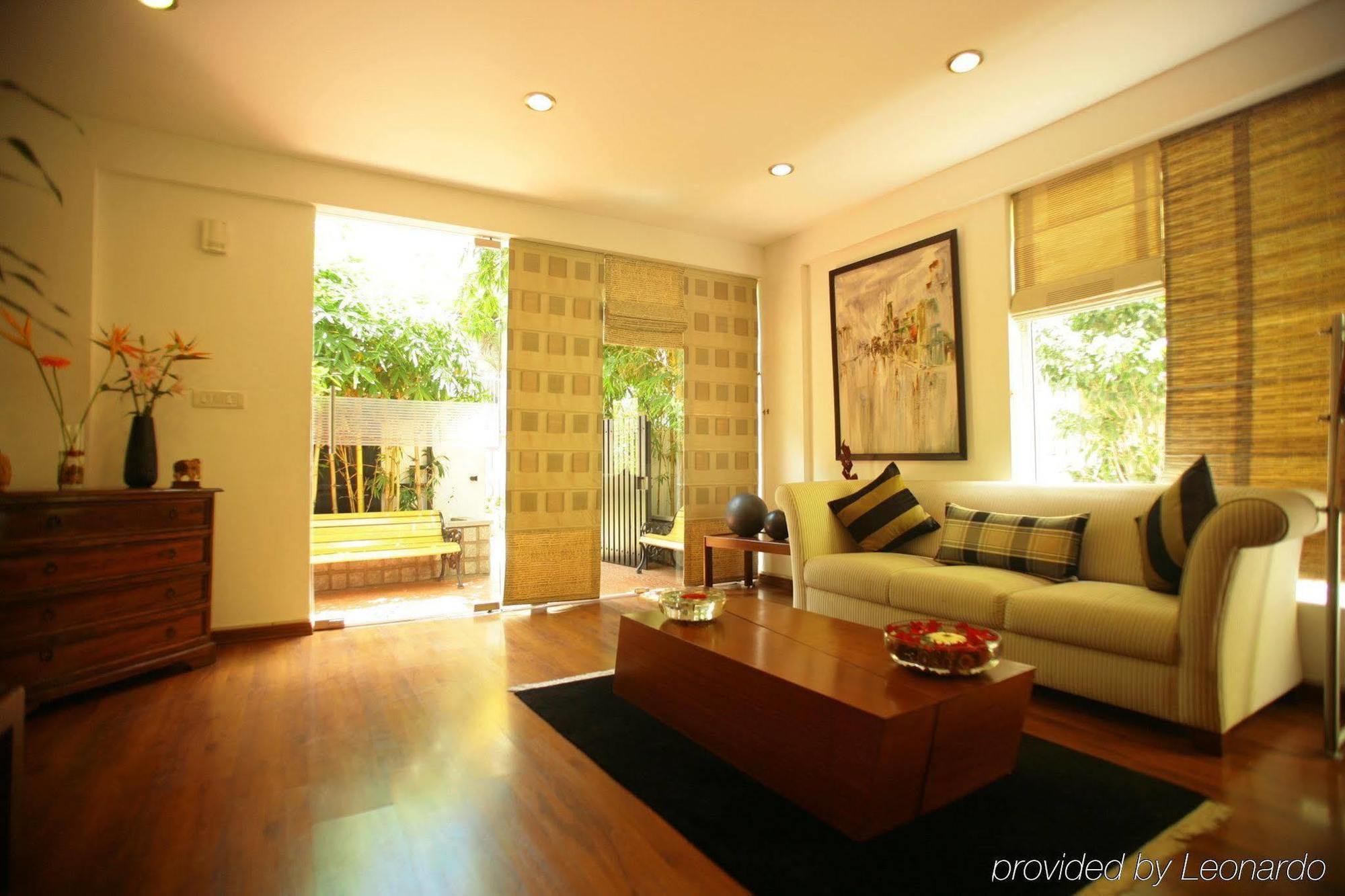 Justa Off Mg Road Hotel Bangalore Ngoại thất bức ảnh