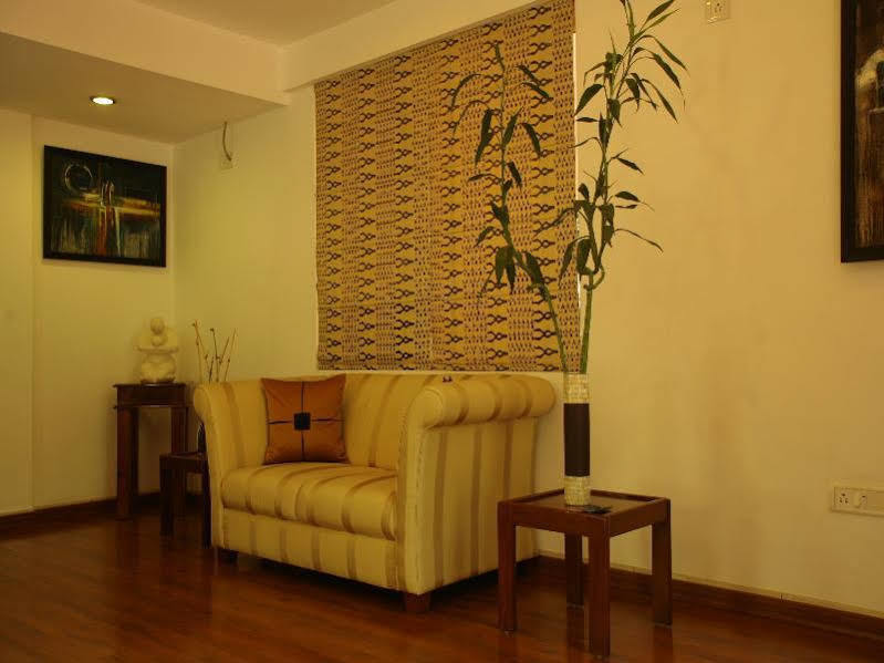 Justa Off Mg Road Hotel Bangalore Ngoại thất bức ảnh